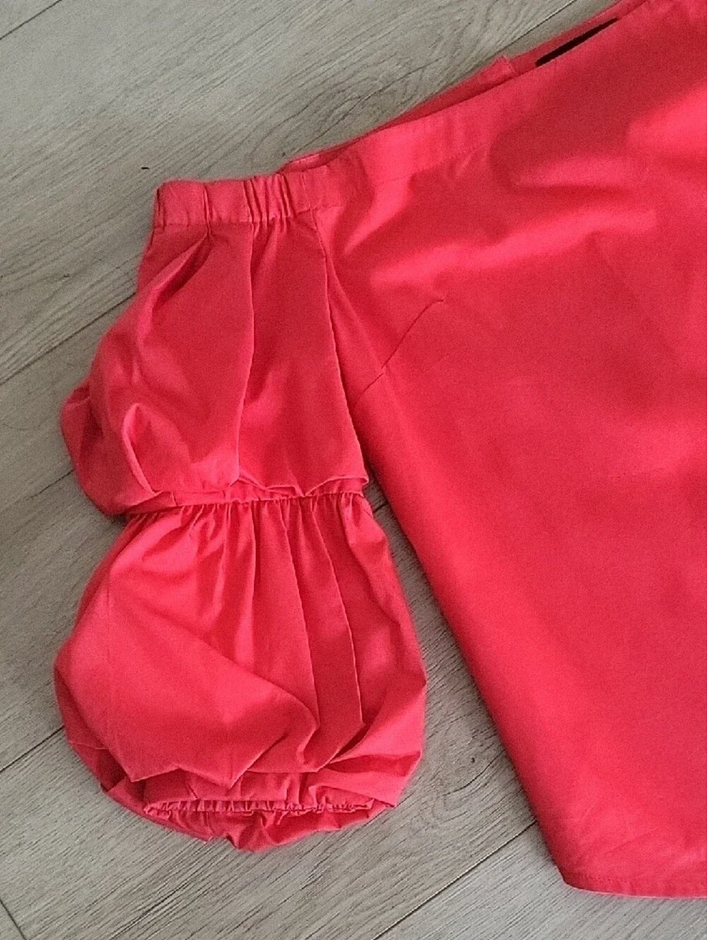 Banana Republic Off-Shoulder Puff Sleeve Blouse in Red